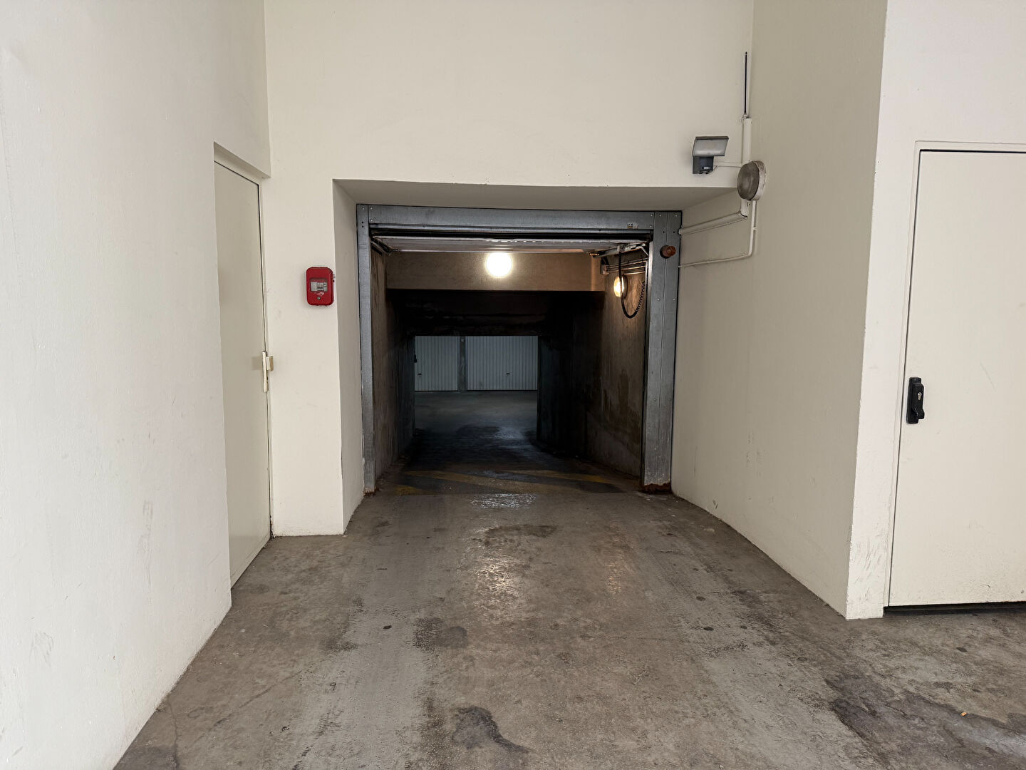 Photo Grand box fermé ? Quartier Brotteaux / Part-Dieu image 4/5