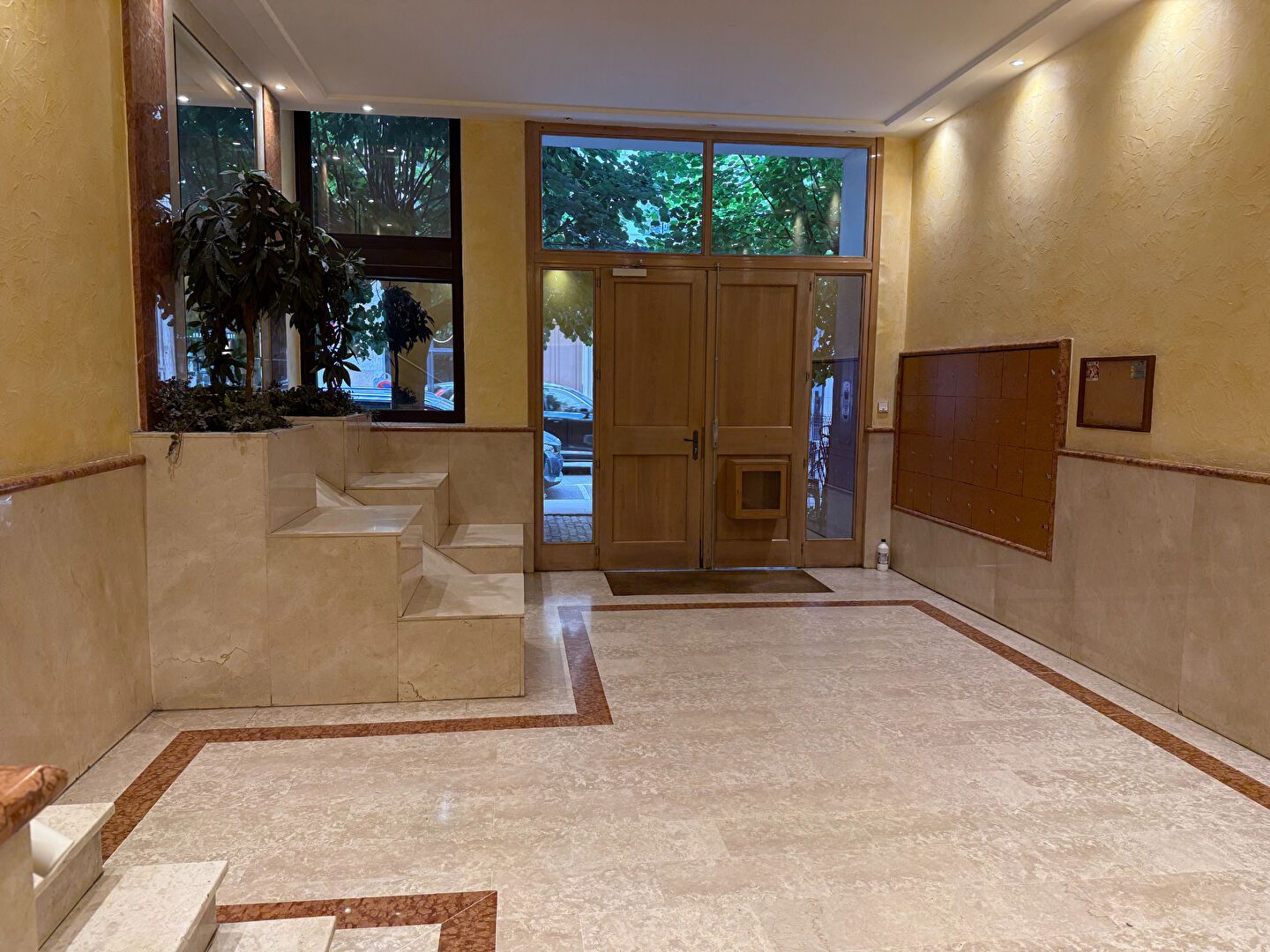 Photo Grand box fermé ? Quartier Brotteaux / Part-Dieu image 5/5