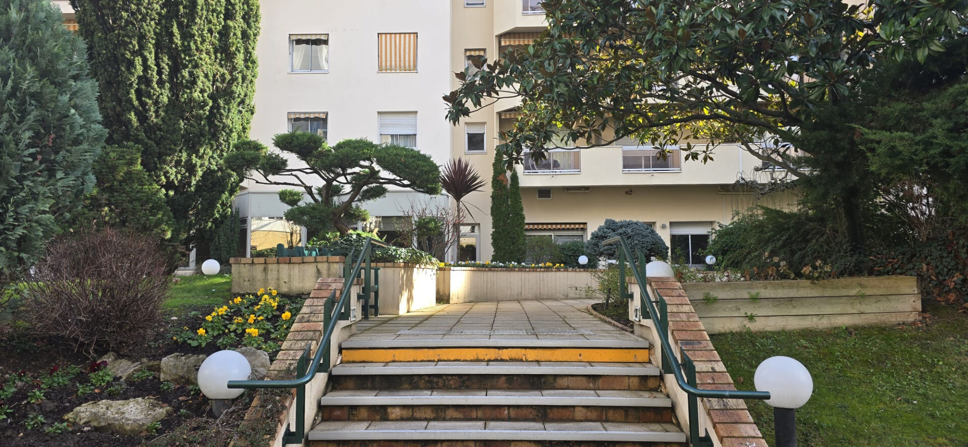 Agence immobilière de 
 Suit Home Patrimoine Lyon - Suithome 
