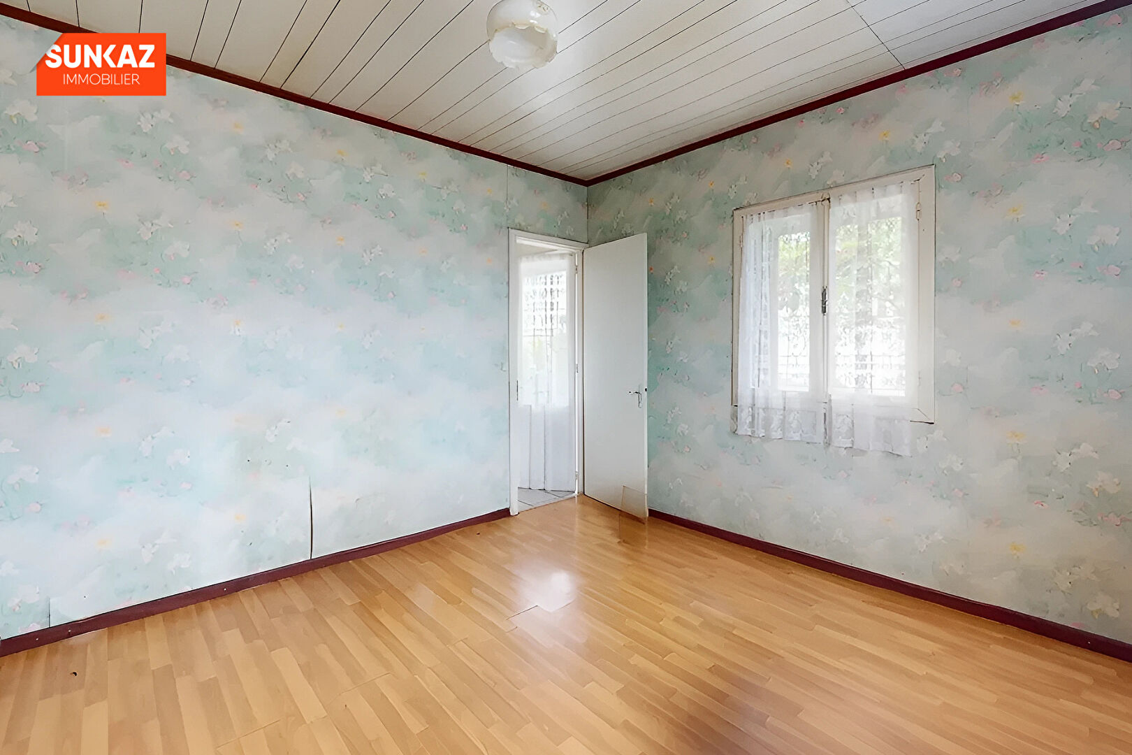 Photo Exclusivité SUNKAZ - Maison créole au centre de la Ravine des Cabris image 3/5