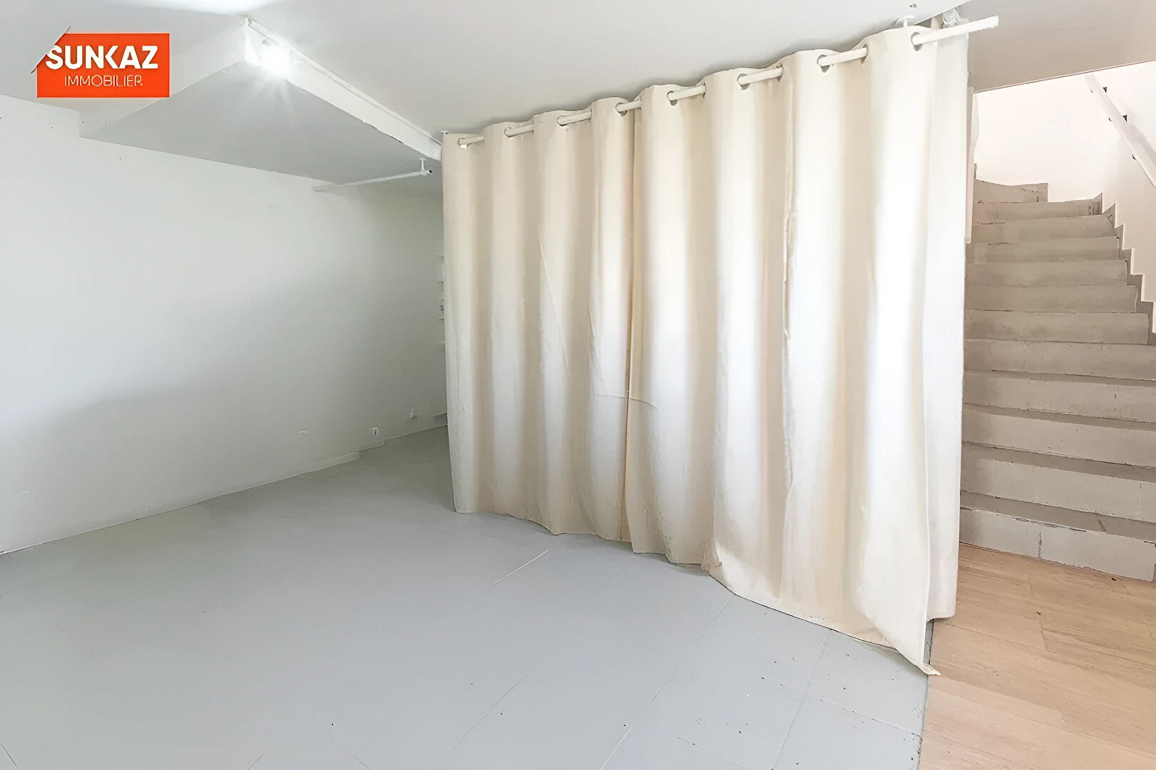 Photo A louer à SAINT-PIERRE Local commercial ou professionnel de 45 m² image 3/5