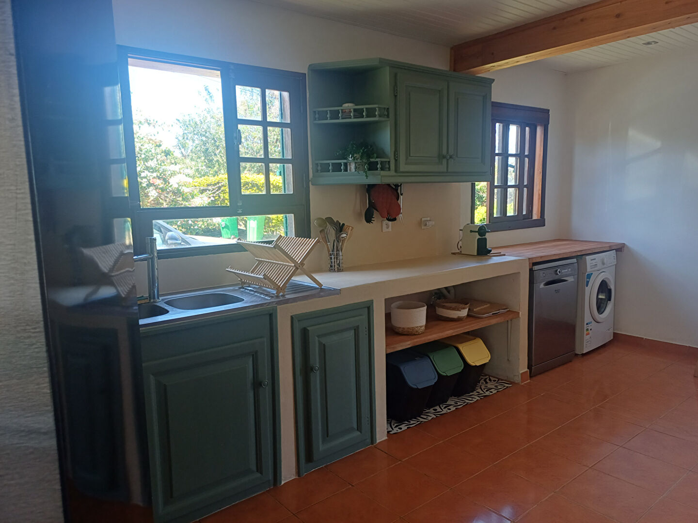 Photo SAINT PIERRE -Maison  F4 meublée de 90 m2 entièrement rénovée sur Terrain de 1 000 m² - Loyer 1 720 TTC -Disponible des suite image 5/6