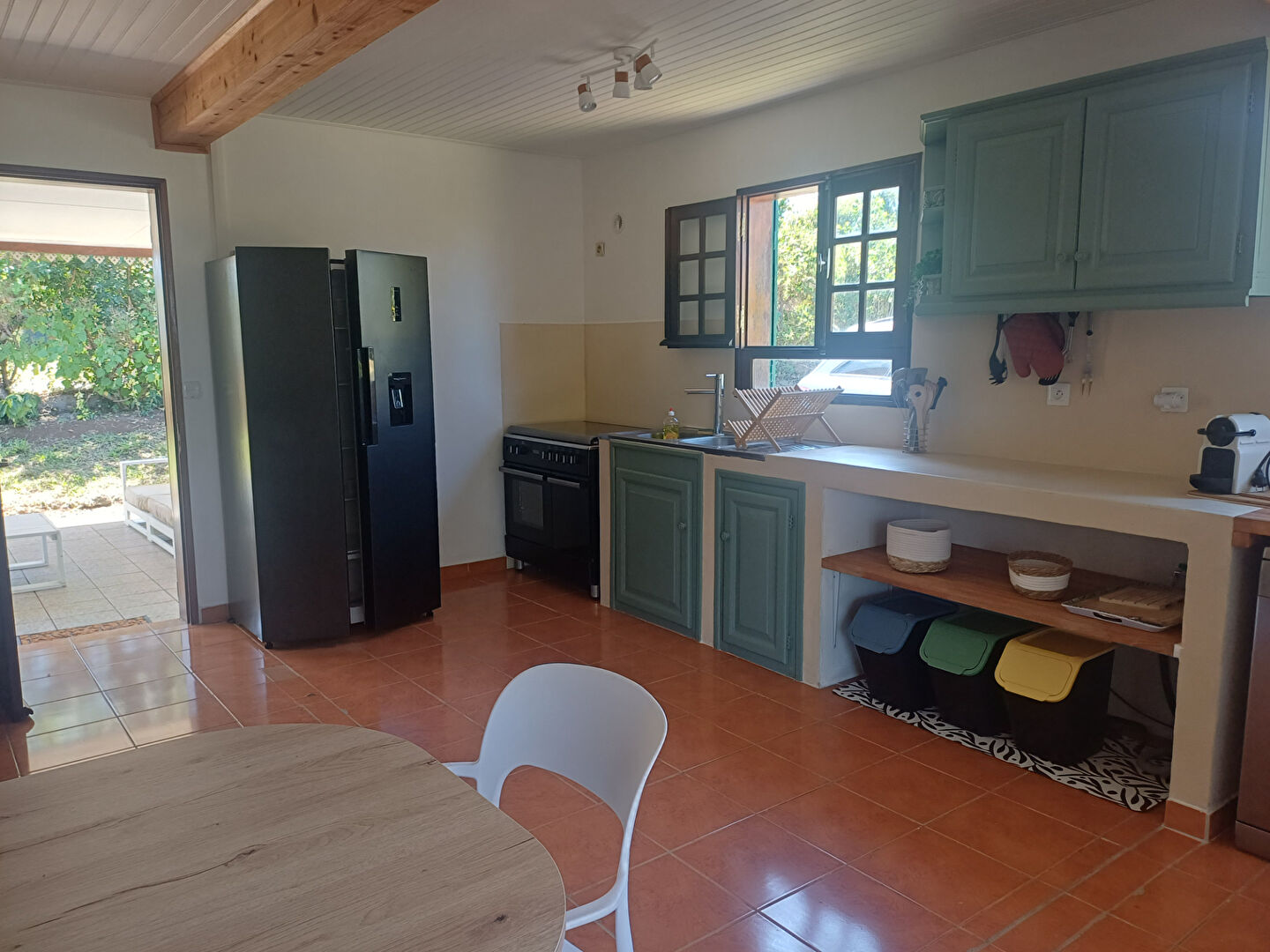 Photo SAINT PIERRE -Maison  F4 meublée de 90 m2 entièrement rénovée sur Terrain de 1 000 m² - Loyer 1 720 TTC -Disponible des suite image 6/6