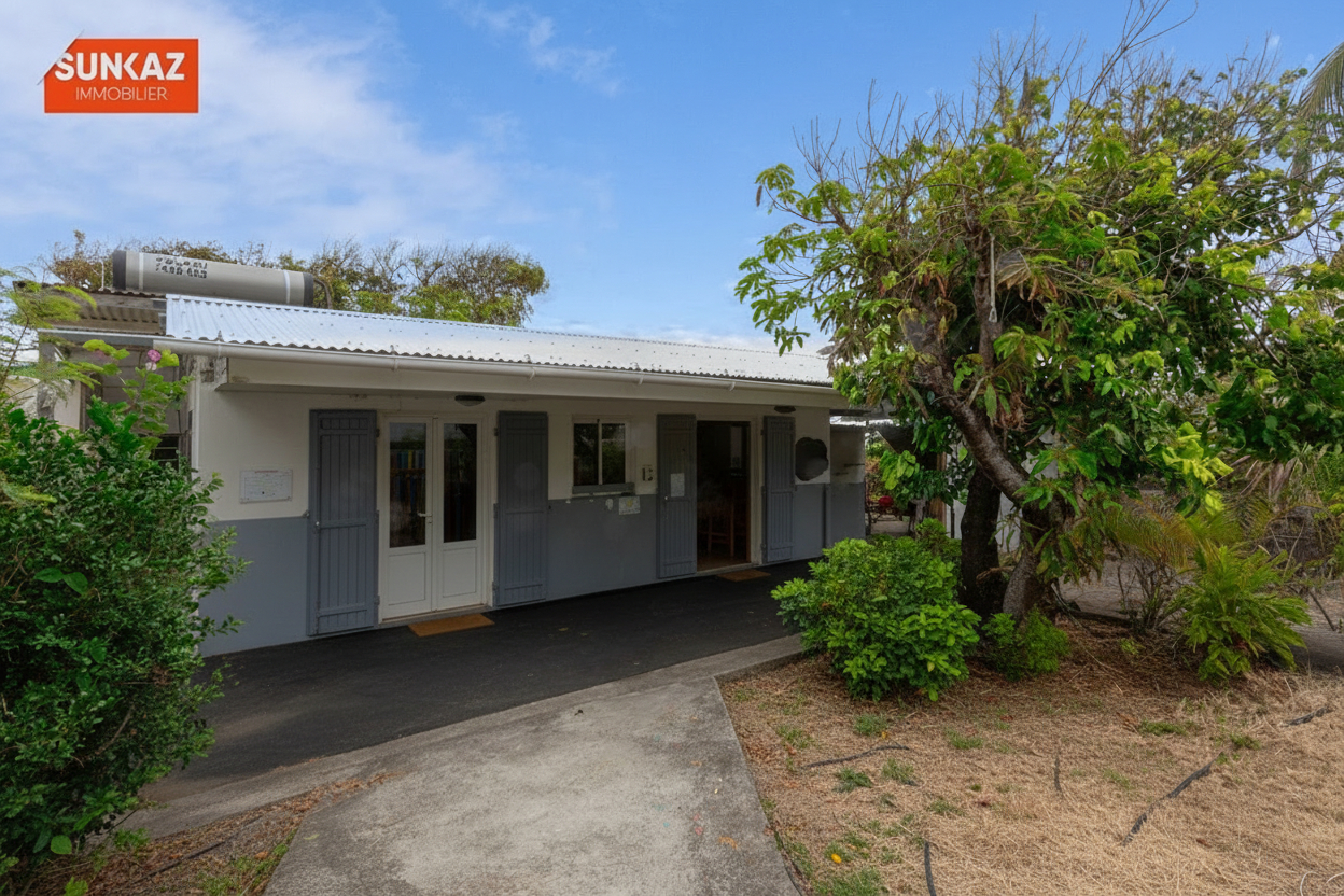 A Terre Sainte, SAINT-PIERRE, F4 proche de la petite plage
