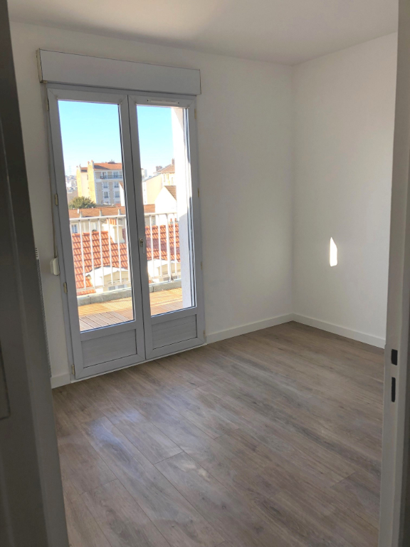 Photo Appartement Gagny 2 pièce(s) 47 m2 + Terrasse 14m2 ( coup de coeur) image 2/6