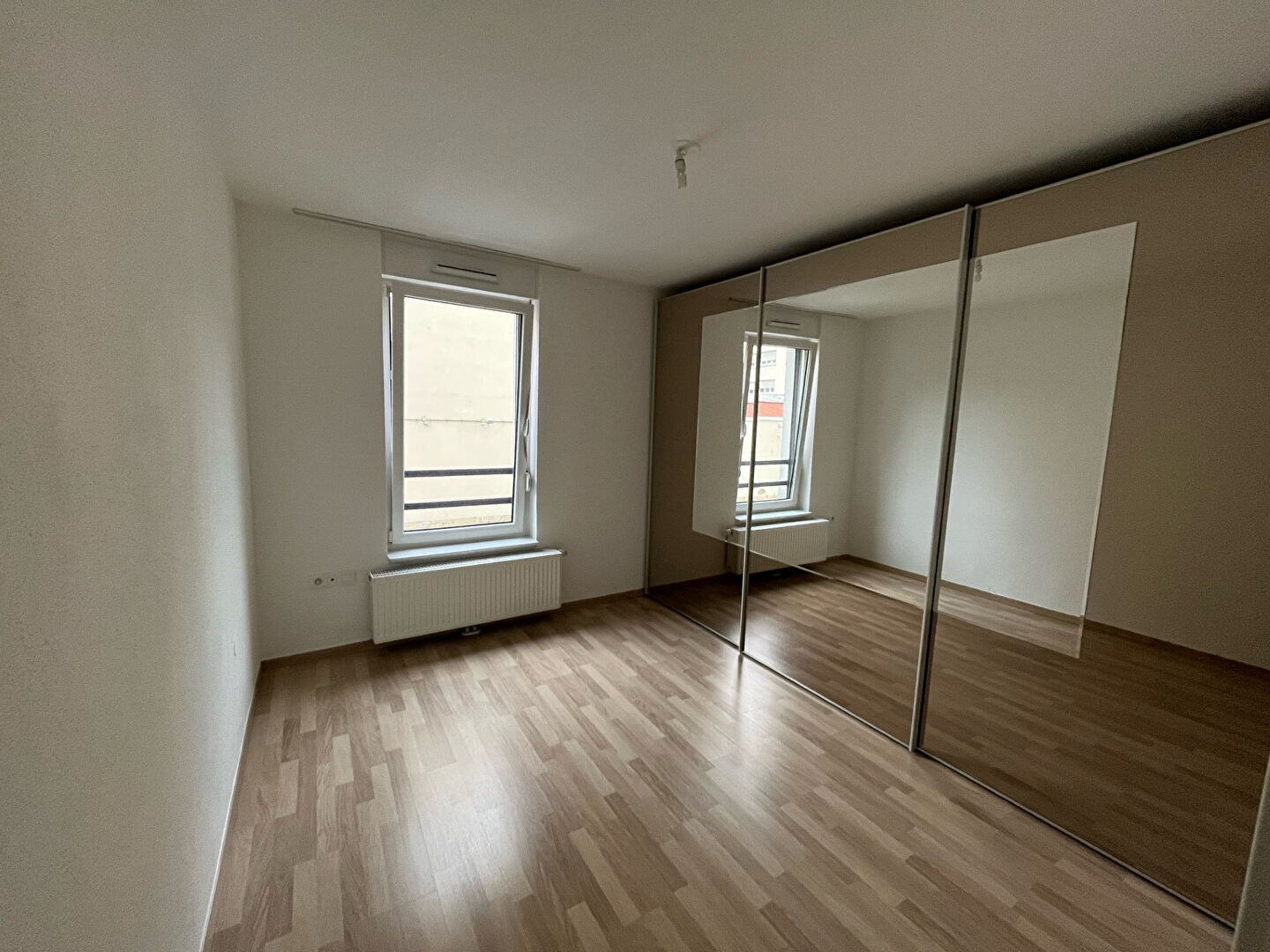 Photo Appartement 3 pièces récent - 76 m² image 6/6