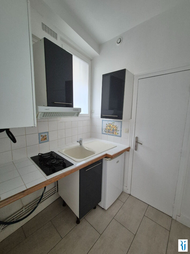 Photo F2 BIS 44 M² - VIEUX MARCHE PLACE MATIN LUTHER KING image 4/6