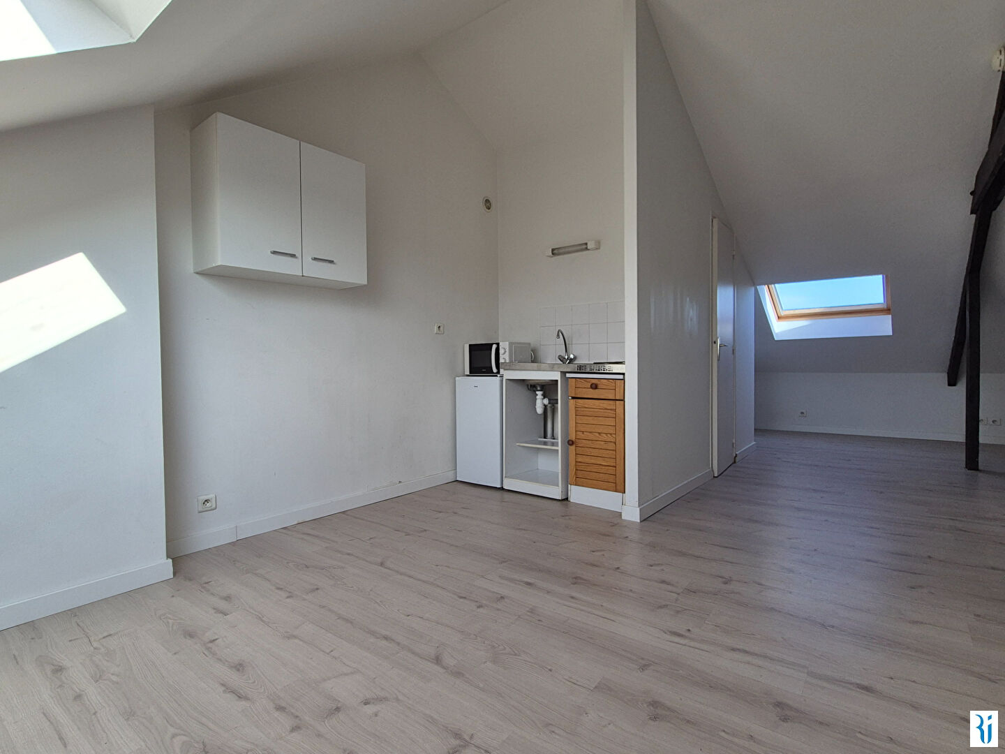 Photo F1 BIS CALME - ROUEN GARE image 2/6