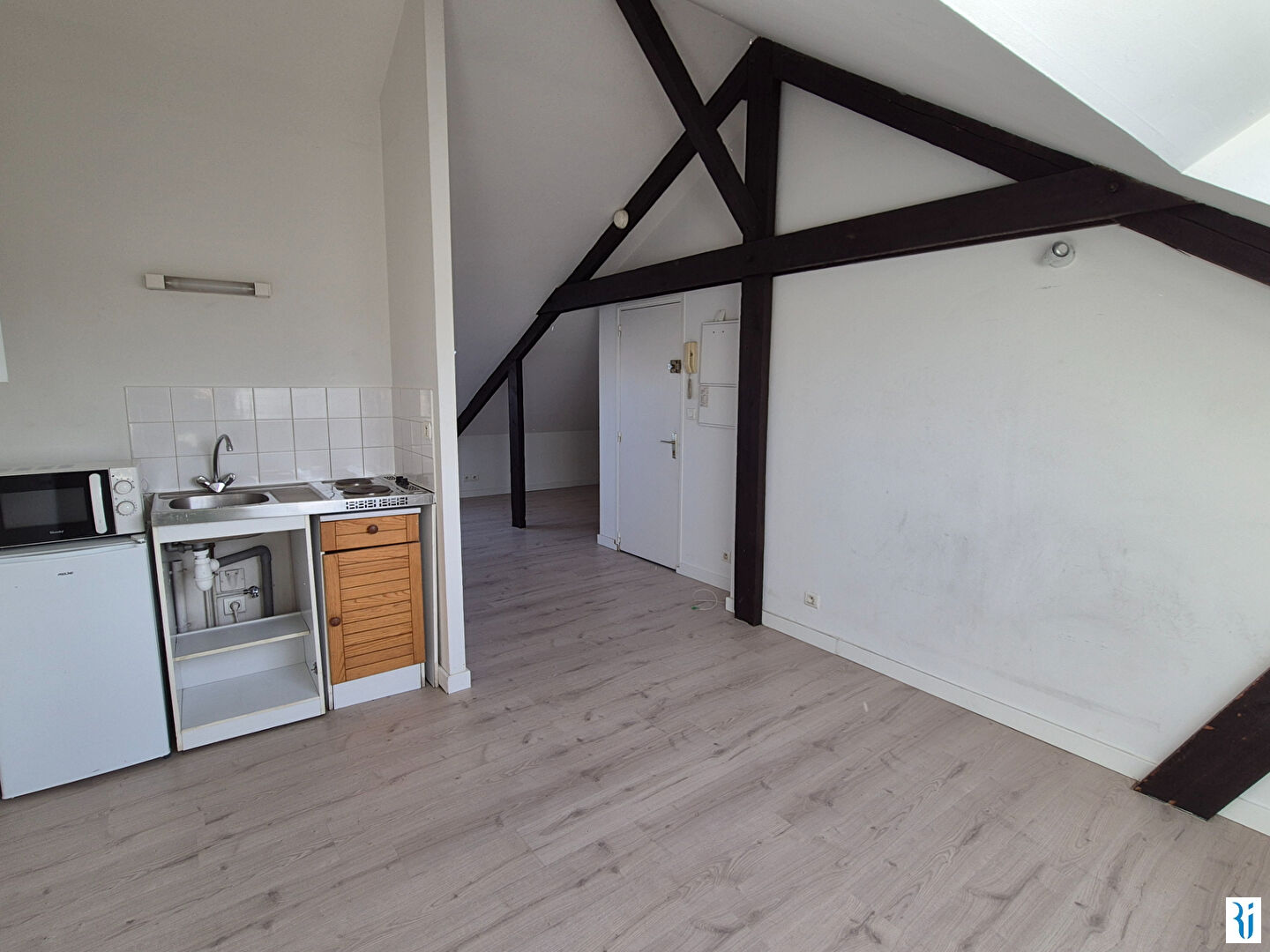 Photo F1 BIS CALME - ROUEN GARE image 3/6