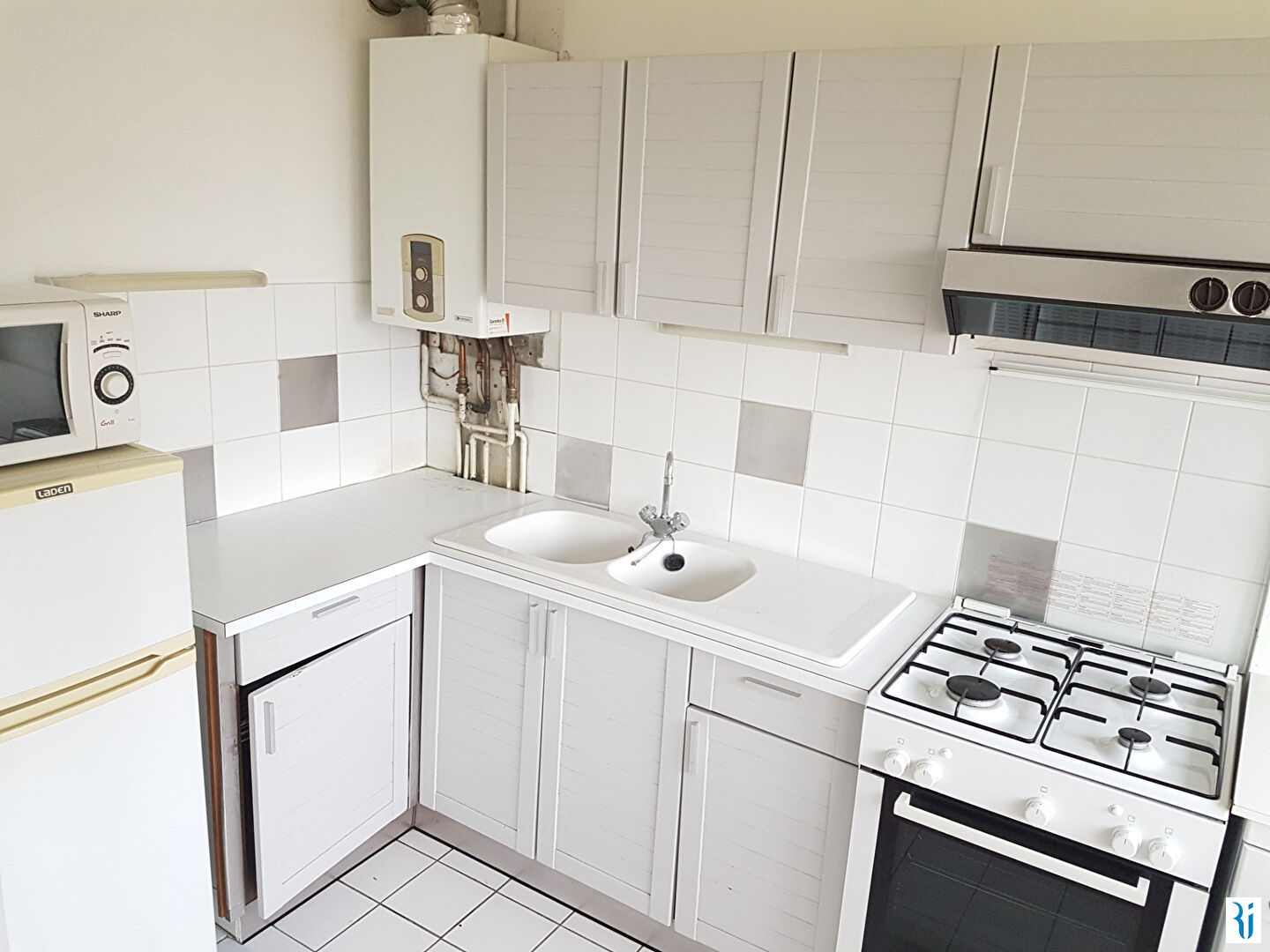 Photo F2 AVEC BALCON - BOIS GUILLAUME PROCHE ROUEN image 3/6