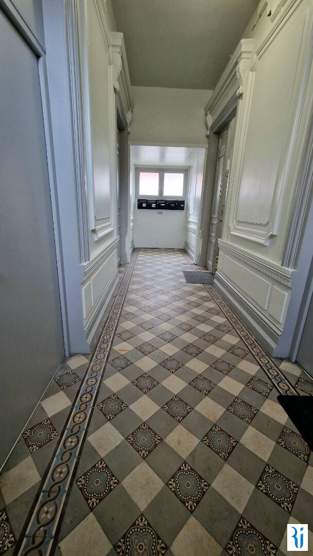 Photo F2  ROUEN RUE DUGUAY TROUIN image 6/6