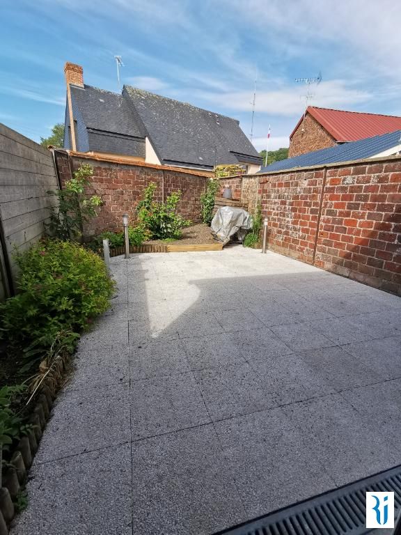 MAISON F3 BIS AVEC TERRASSE - MONTVILLE CENTRE