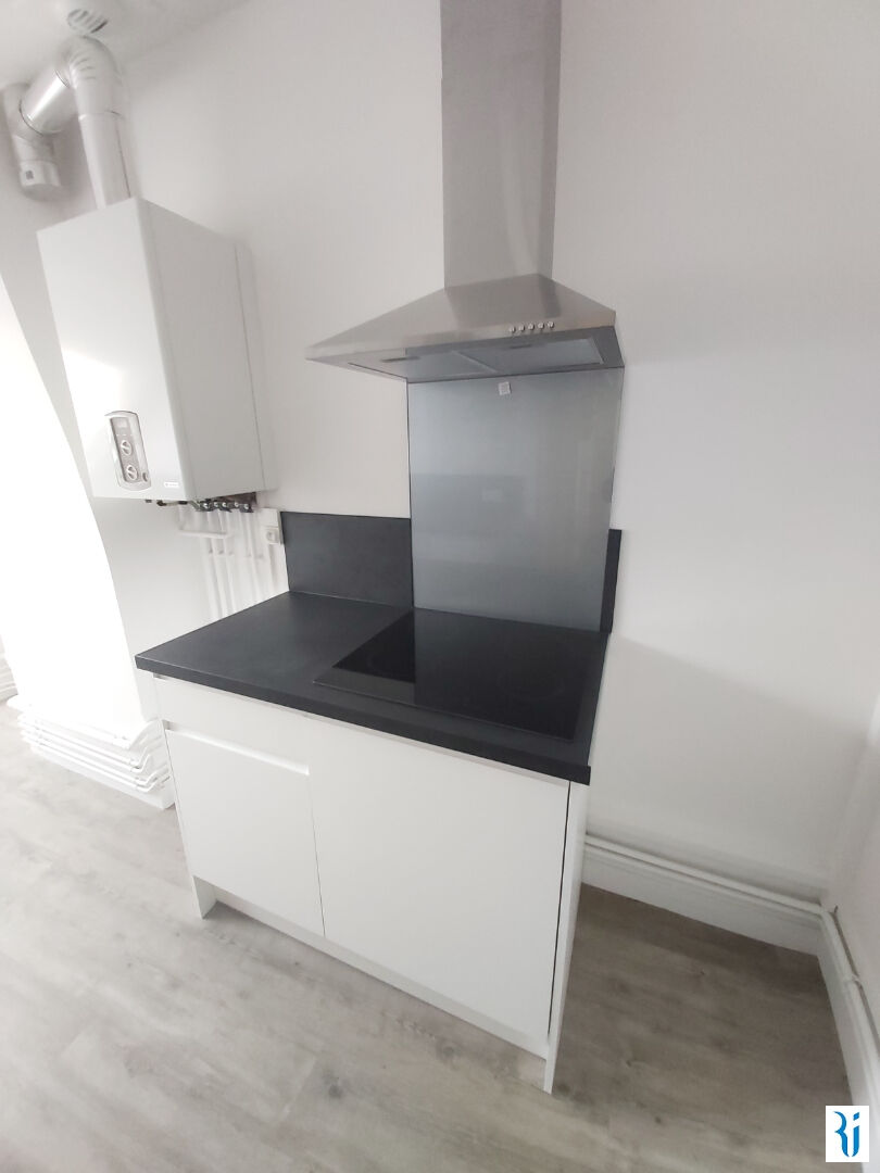 Photo F3 ENTIÈREMENT RÉNOVÉ - ROUEN GARE image 2/6