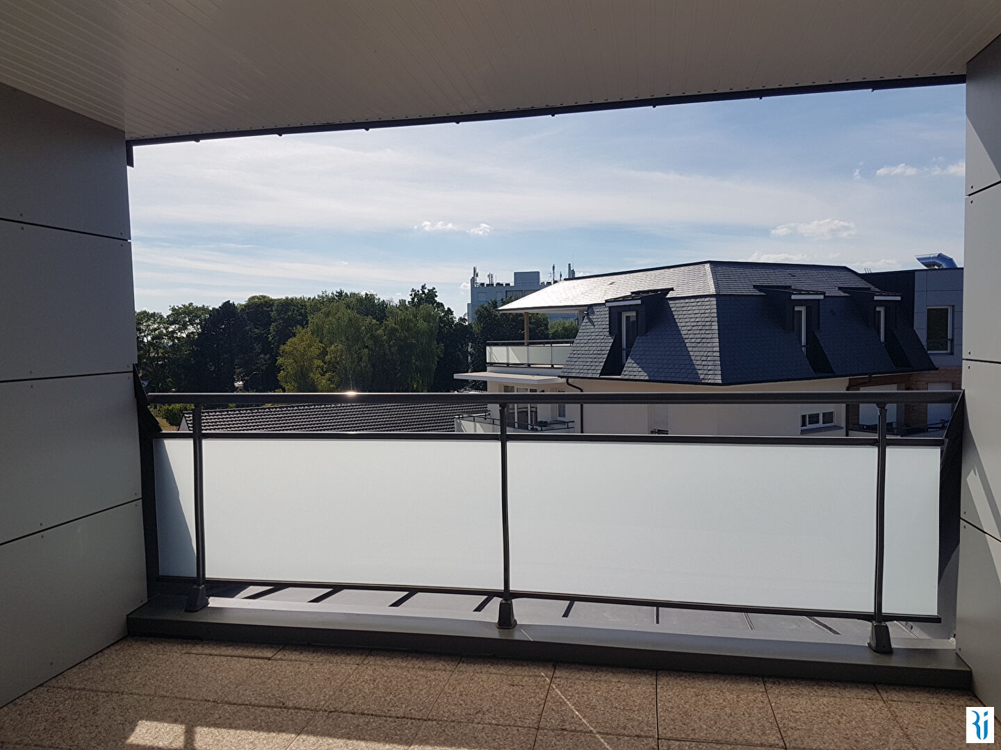 Photo F3 NEUF BALCON ET PARKINGS - MESNIL ESNARD image 6/6