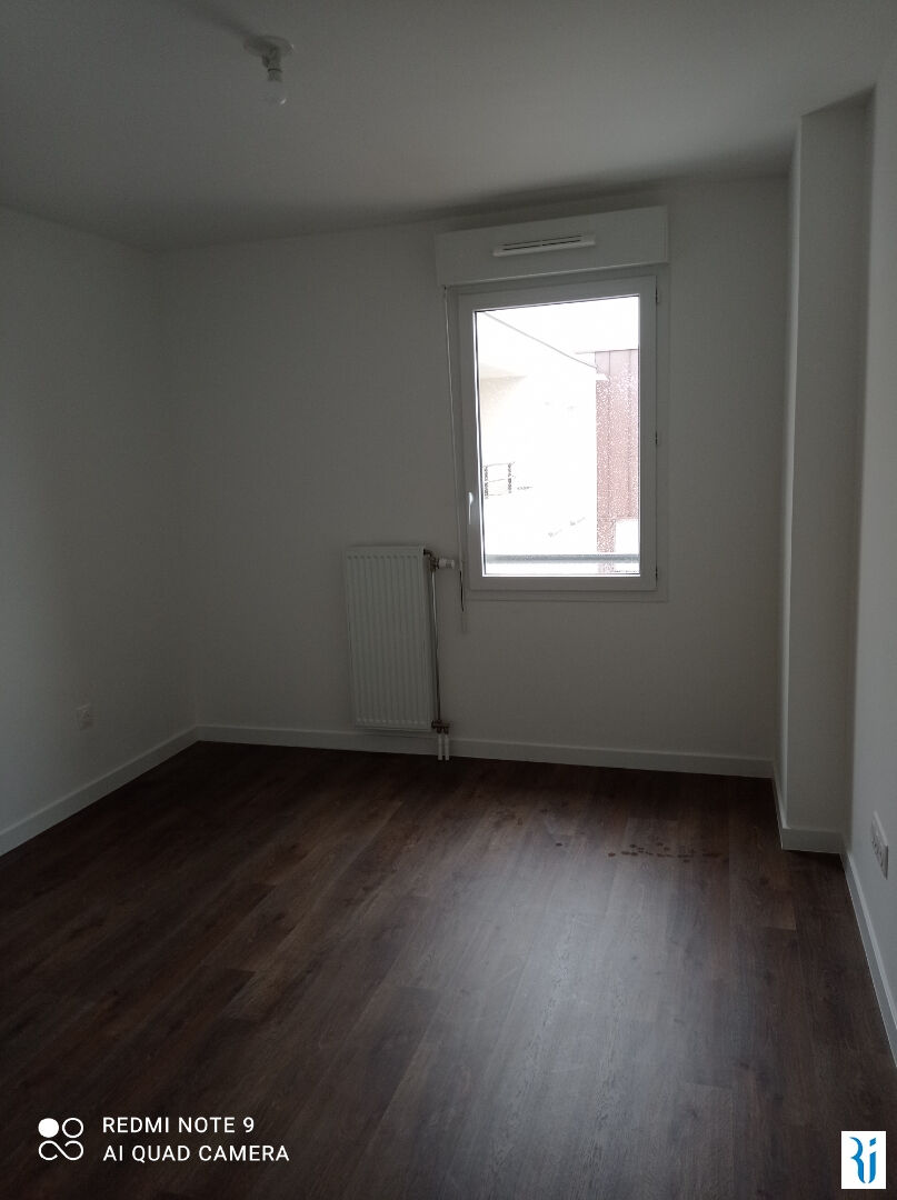 Photo F4 84 m² TERRASSE ET PARKINGS -  BOIS GUILLAUME MAIRIE image 5/6