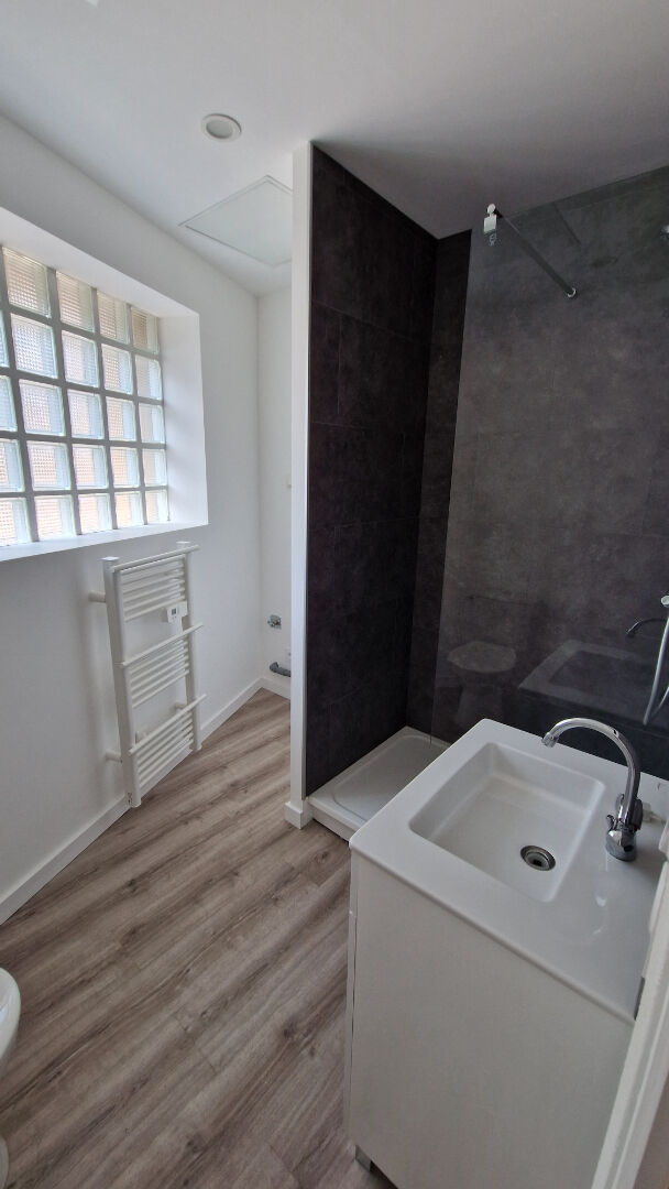 Photo F1 MEUBLE - ROUEN GARE image 5/6