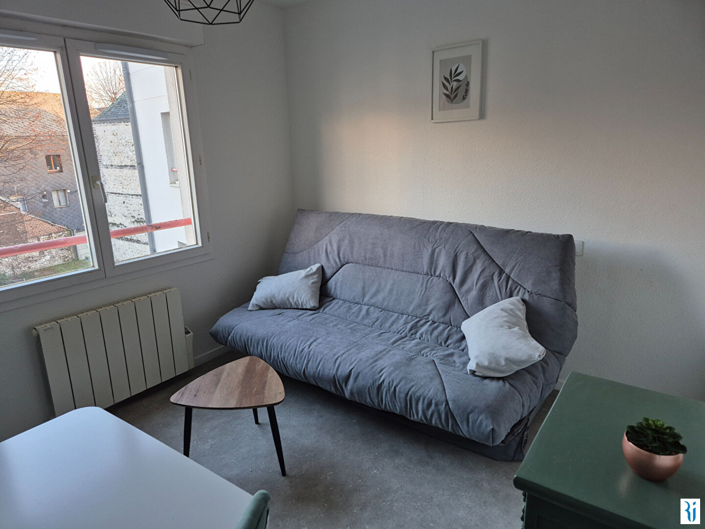 Photo F1 MEUBLE RENOVE 16 M² - ROUEN HOTEL DE VILLE image 2/6