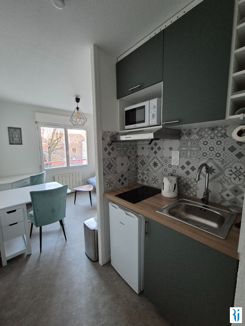 Photo F1 MEUBLE RENOVE 16 M² - ROUEN HOTEL DE VILLE image 3/6