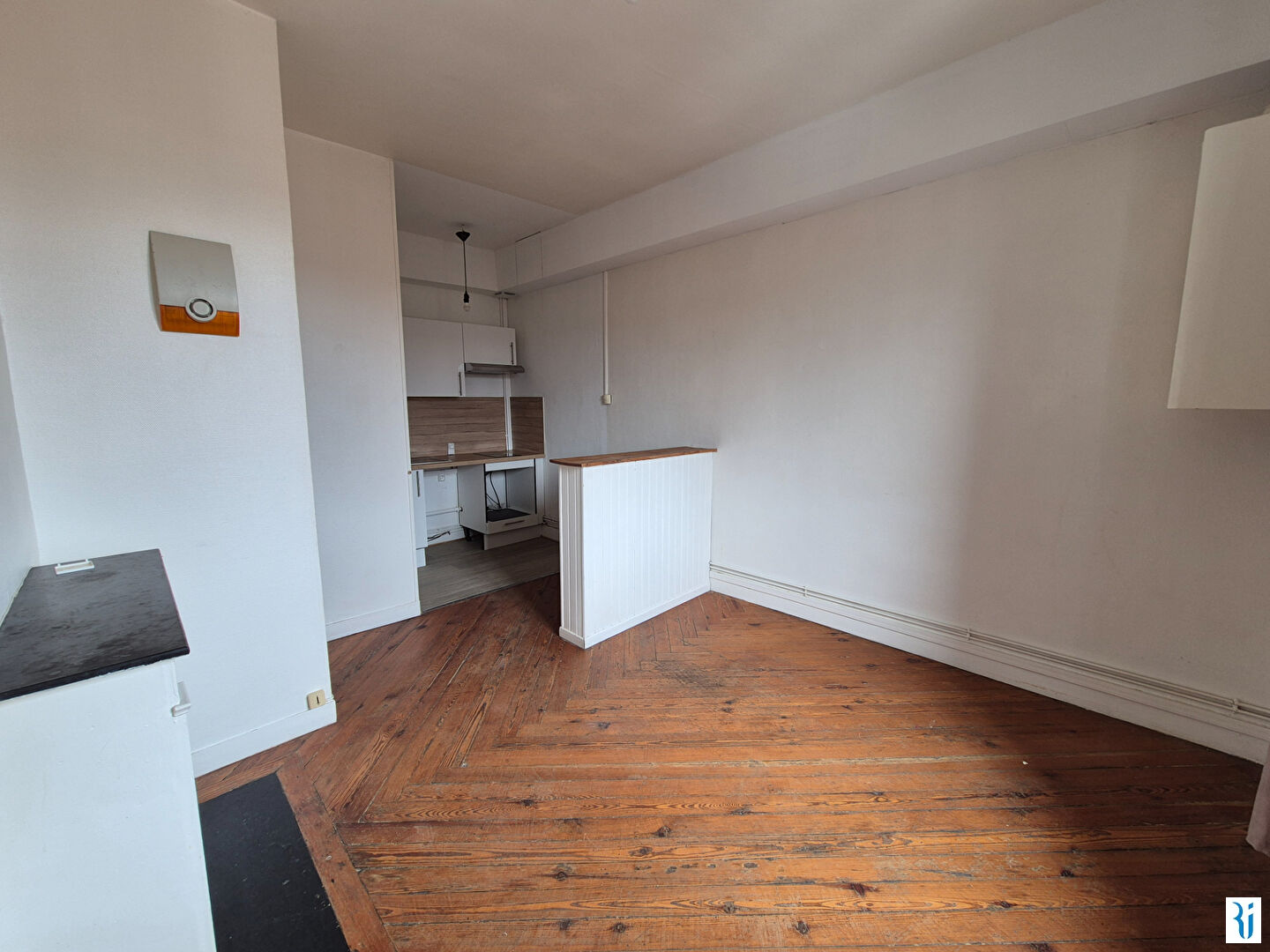 Photo F2 43 M² - RUE DE LESSARD image 3/6
