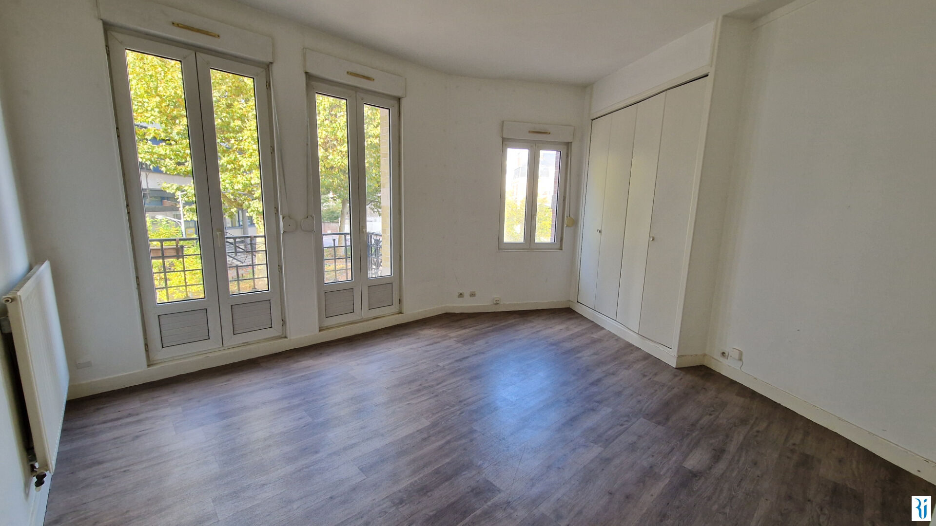 Photo F3 74M² - ROUEN PLACE DES EMMURES image 1/6