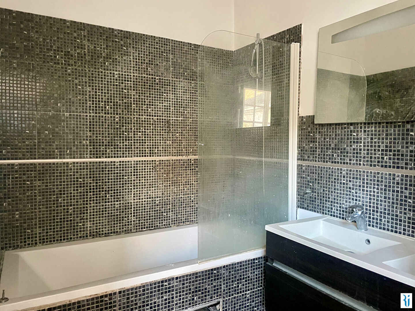 Photo Appartement ROUEN (76000)  Place du Vieux Marché 4 pièces 103 m² image 5/6