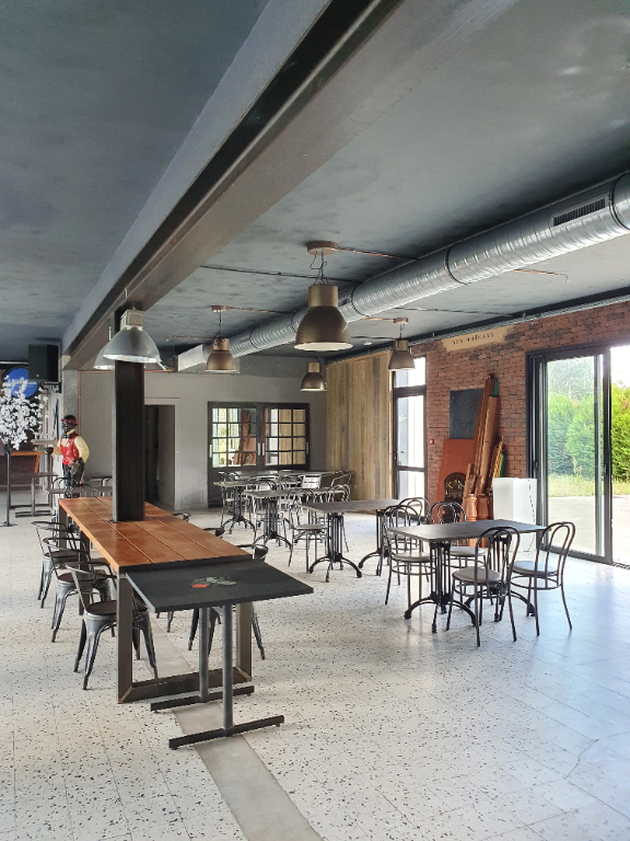 Photo Local commercial La Chartre Sur Le Loir 1 pièce(s) 310 m2 image 4/6