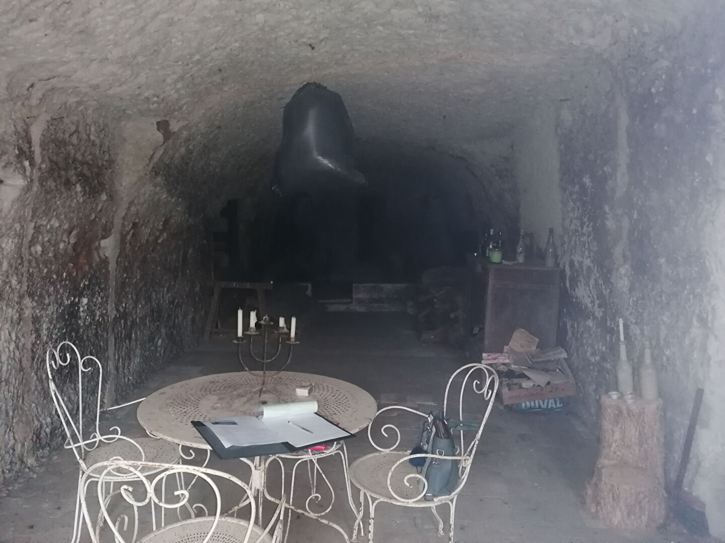 Photo Cave Lavardin 1 pièce 55m² image 3/4