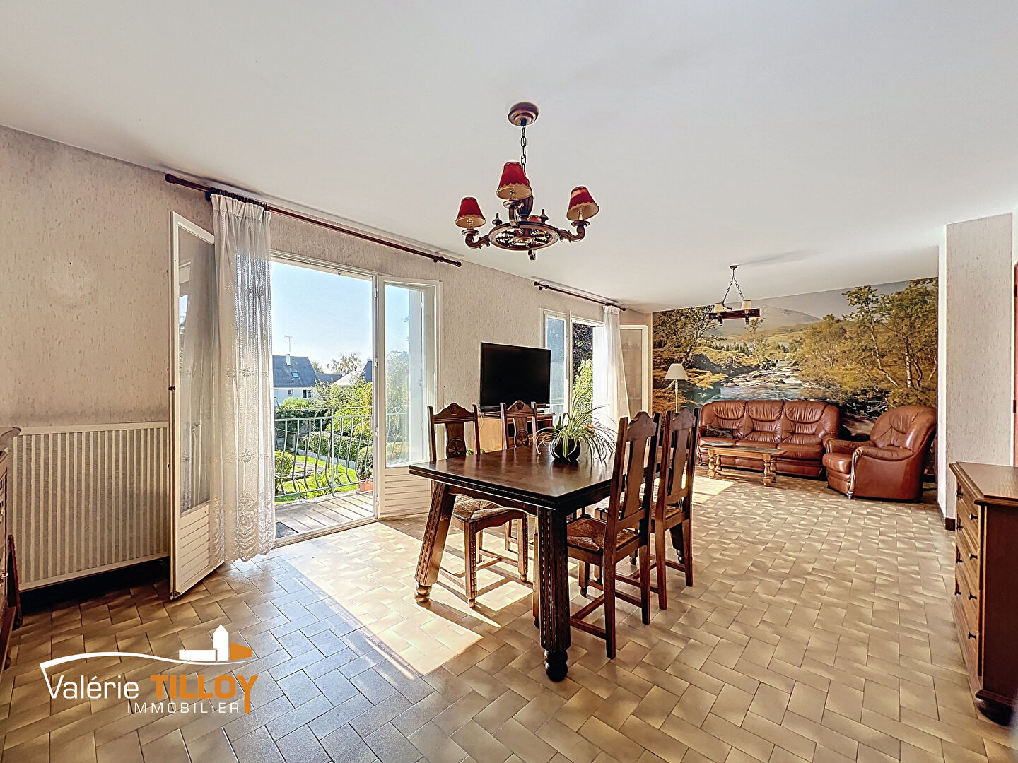 Photo BRUZ - HYPER CENTRE maison familiale de 165m² sur un terrain de 616m² image 3/6