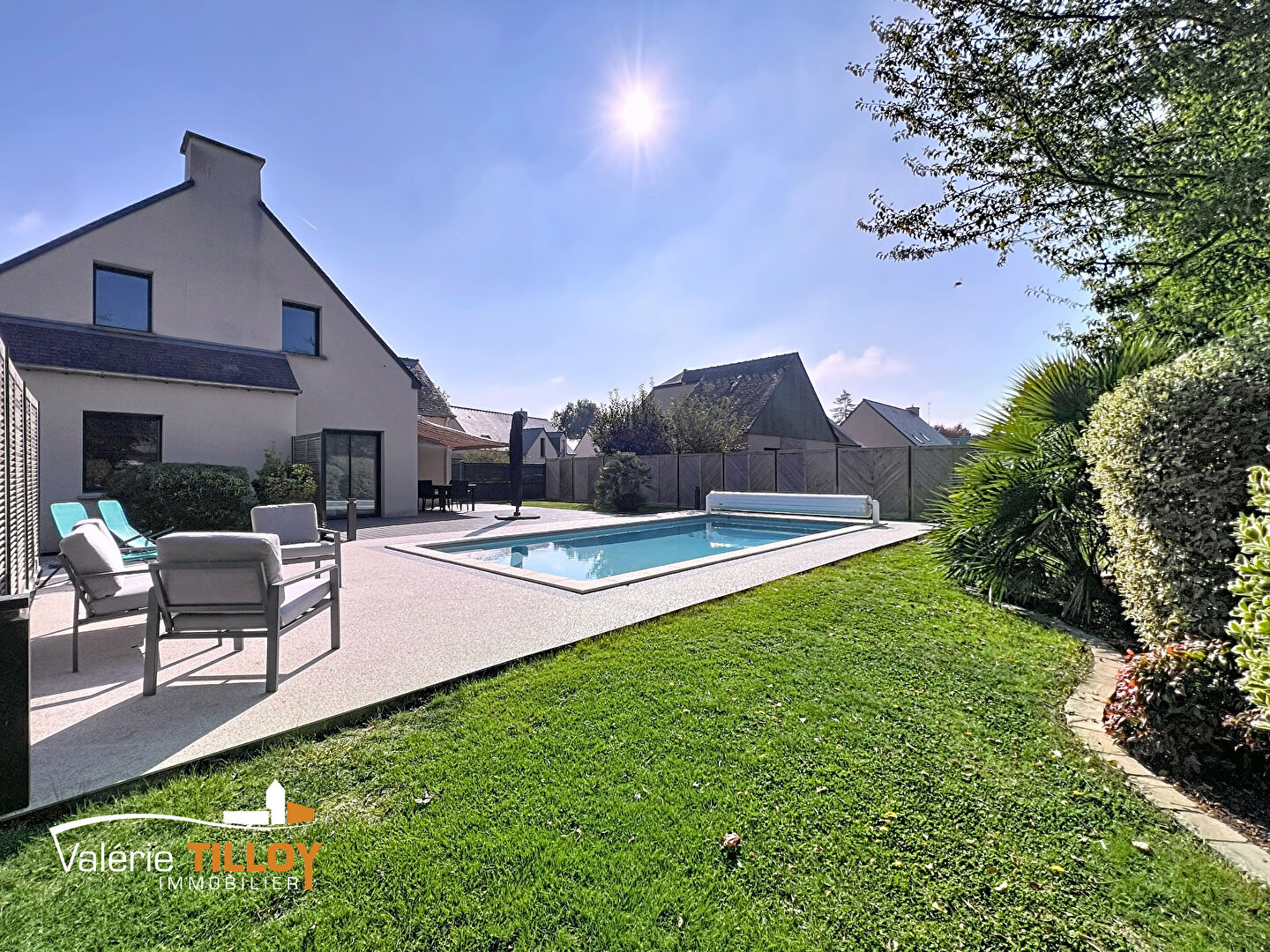 Photo A Bruz, maison de 165m² sur une parcelle de 934m² image 2/6