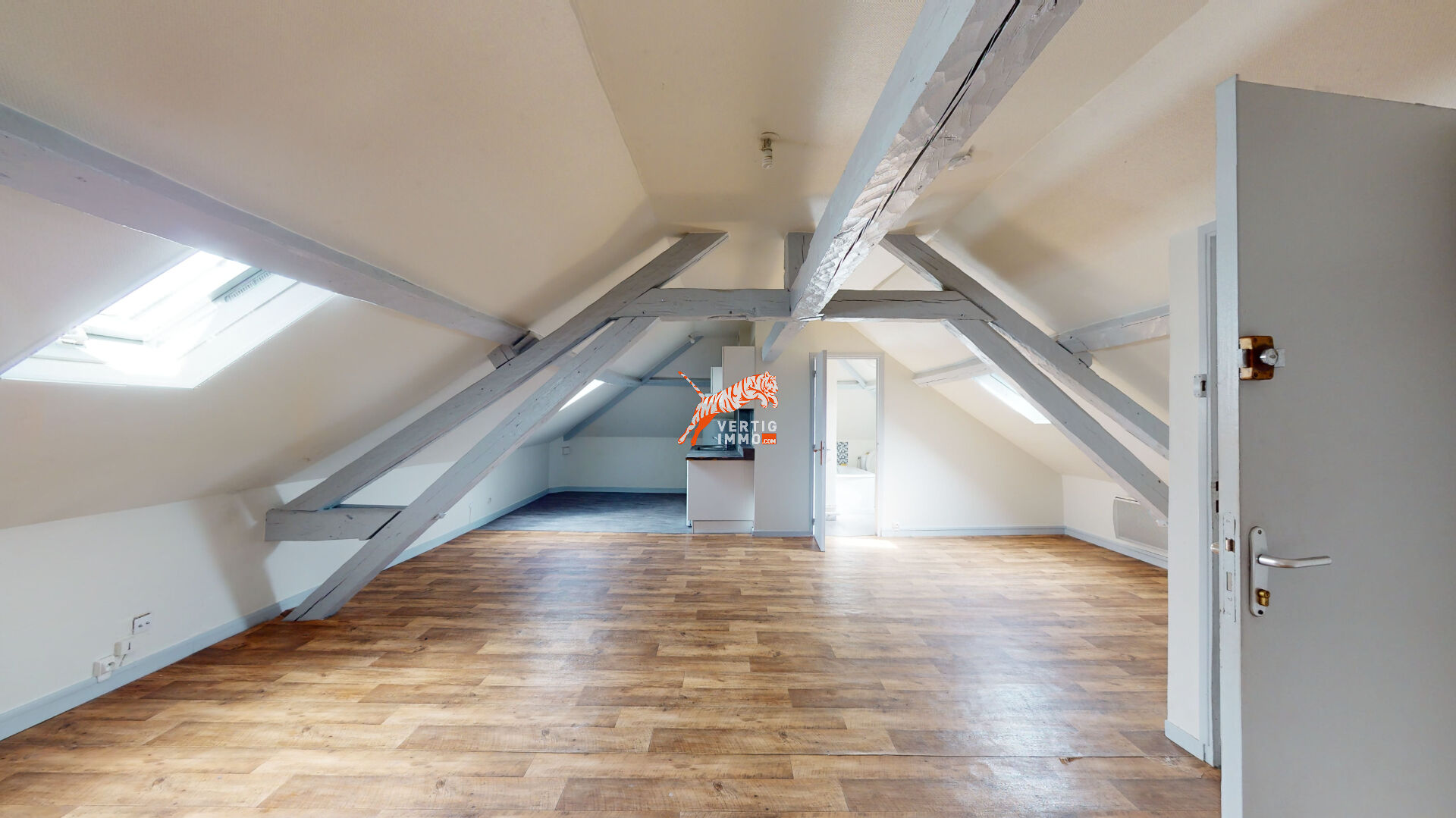 Photo A vendre - Amiens - Sainte Anne, proche Gare. Immeuble de rapport comprenant 8 logements avec compteurs individuels, dont 7 libres image 4/6