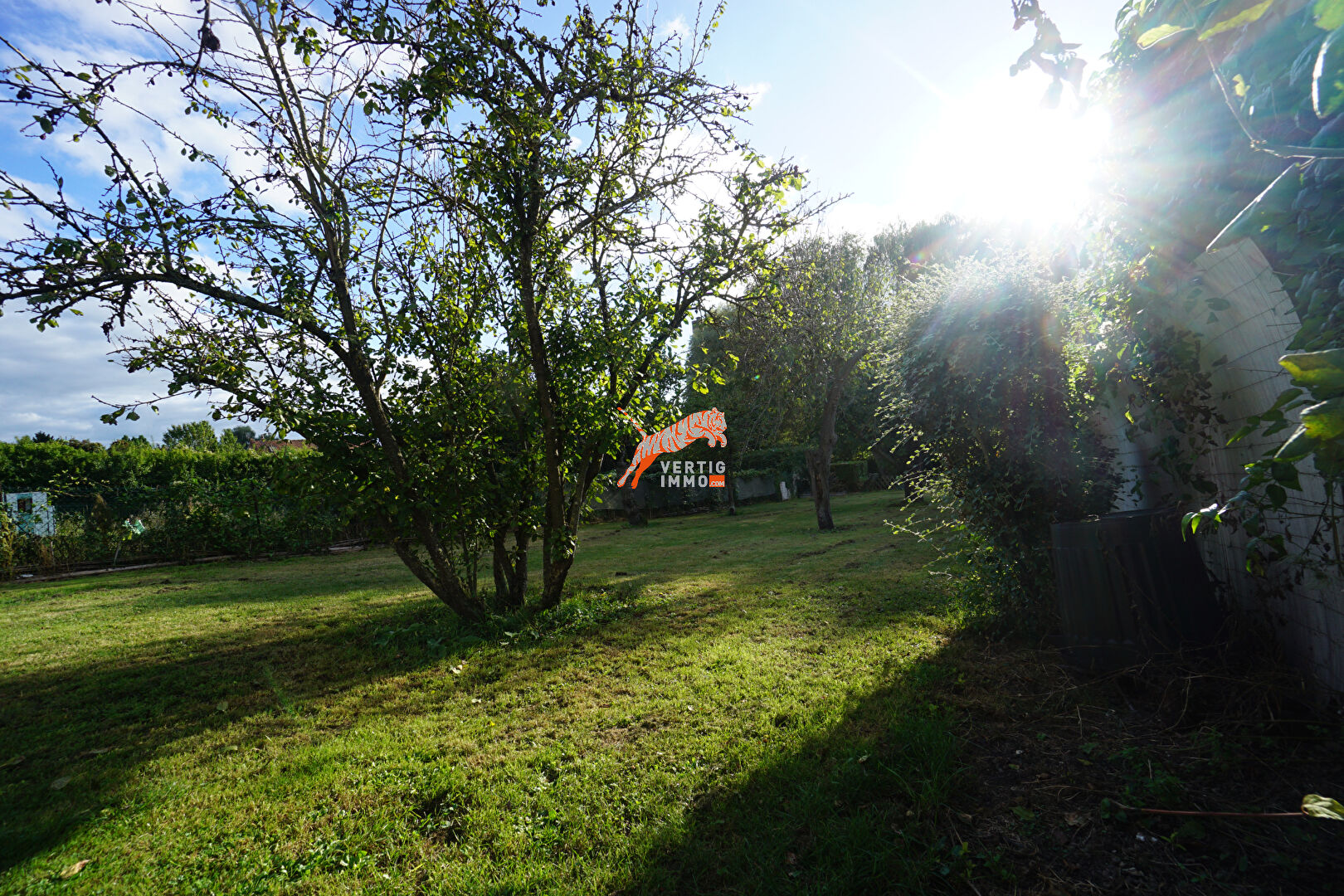 Photo MOREUIL, maison avec étang centre-ville image 3/6