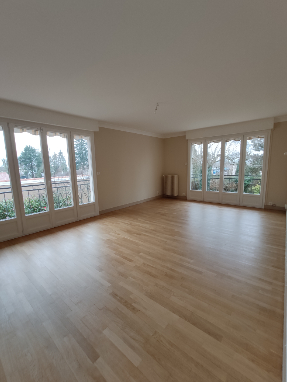 COUZEIX MAISON DE 179 M² AVEC JARDIN ET GARAGE