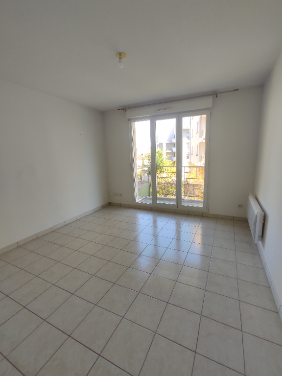 T2 DE 36 m² PROCHE PLACE DES CARMES