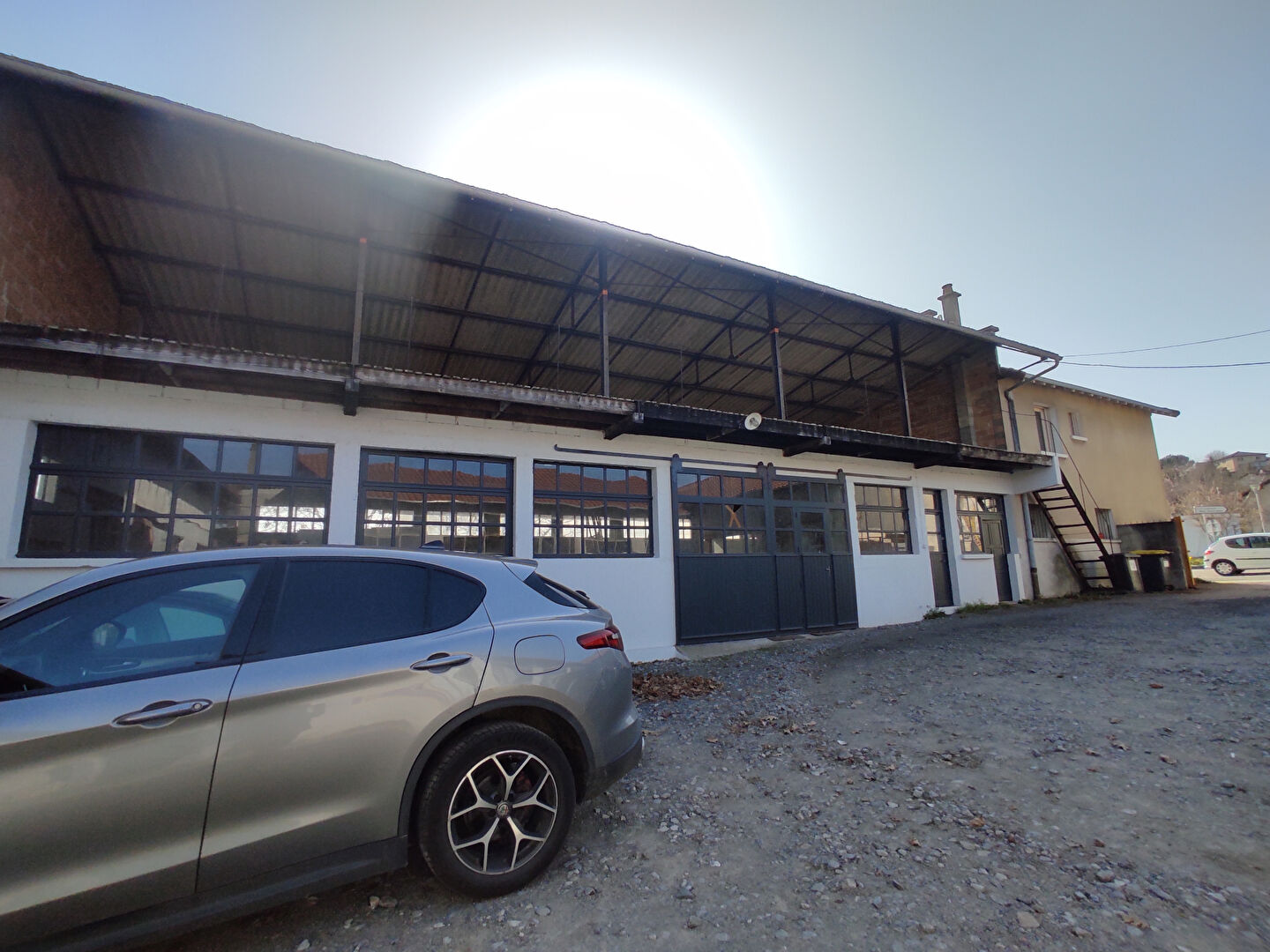 Photo LOCAL SUR AXE PASSANT - AIXE SUR VIENNE image 2/5