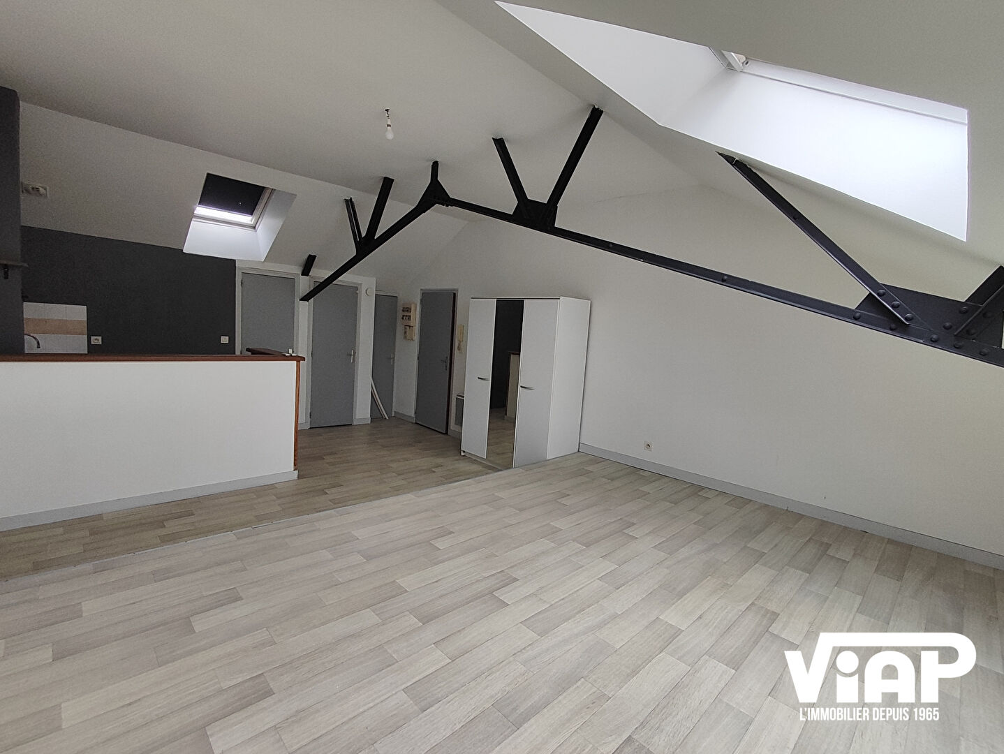 LIMOGES GRAND STUDIO PROCHE DENIS DUSSOUBS