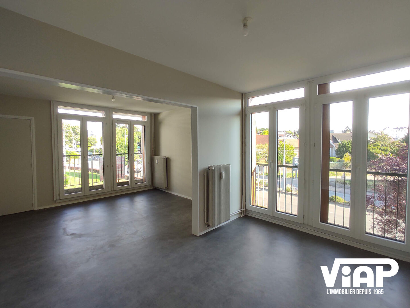 GRAND T2  PROCHE CHU