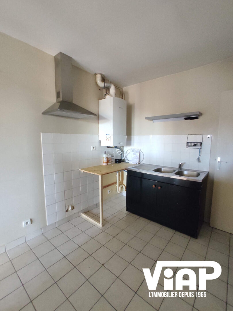 Photo T4 DUPLEX AVEC PARKING PROCHE DENIS DUSSOUBS image 5/6