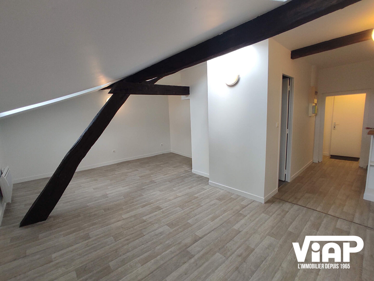 GRAND STUDIO HYPER CENTRE VILLE EN COURS DE RENOVATION