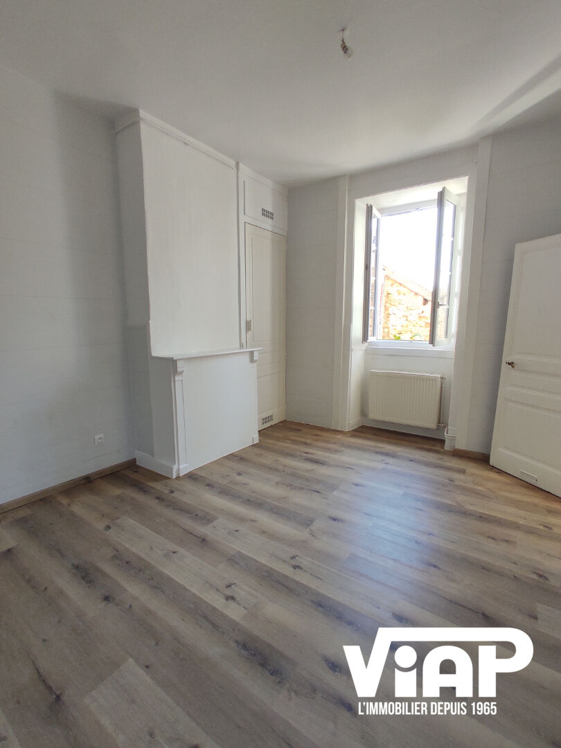 APPARTEMENT T2 AVEC JARDIN PRIVATIF