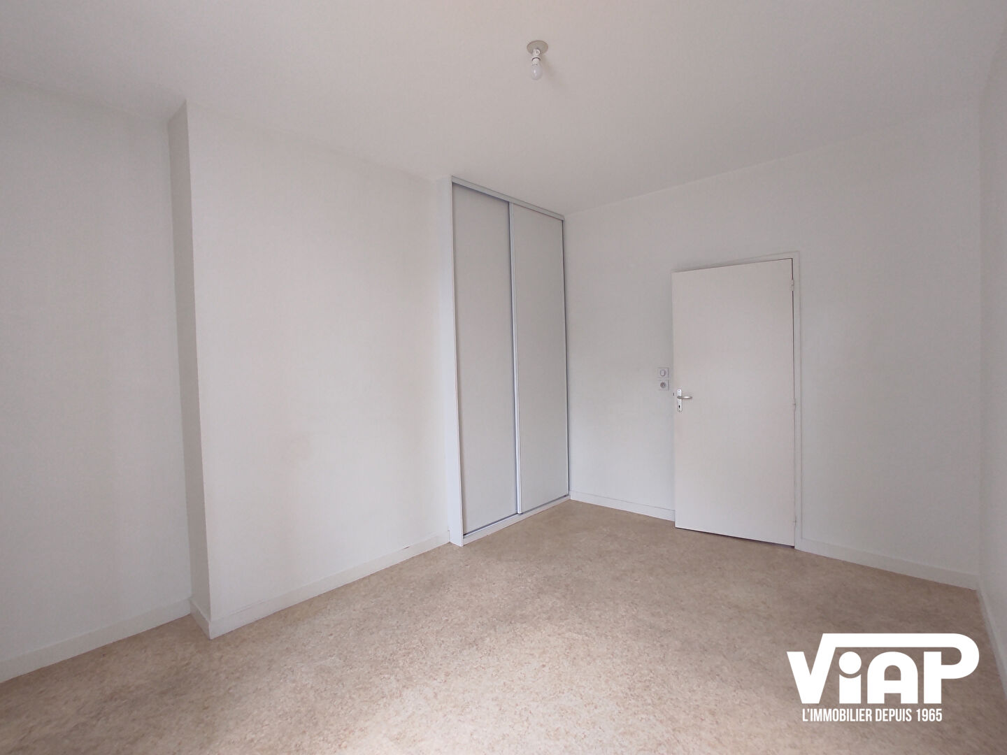 Photo T3 DE 53 m² CENTRE VILLE image 4/5