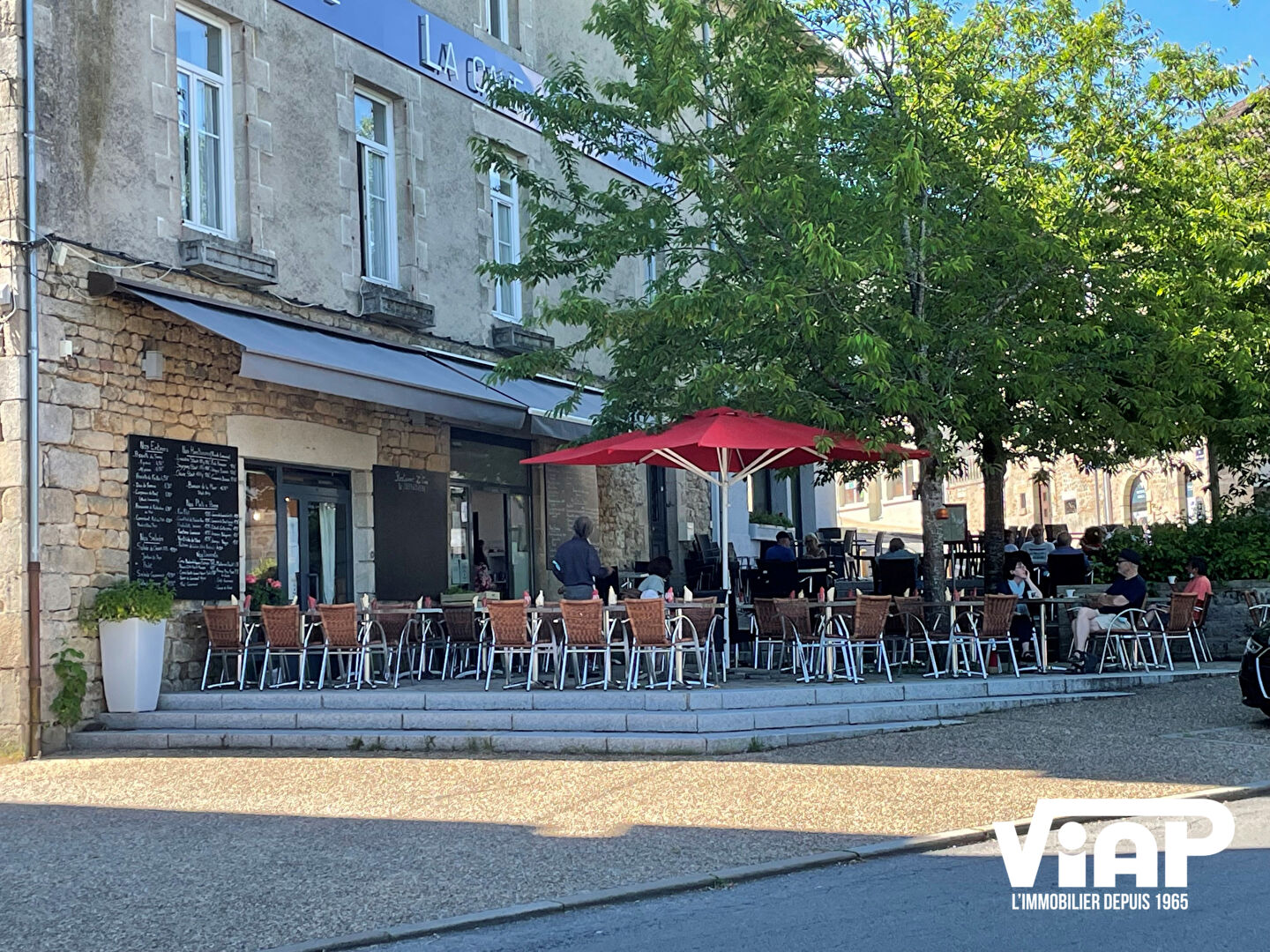 Immeuble et restaurant à Eymoutiers 18 pièce(s) 350 m2