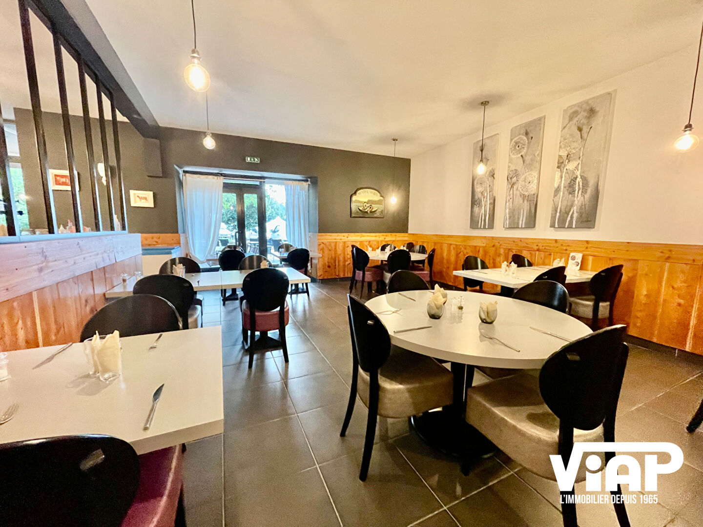 Photo Immeuble et restaurant à Eymoutiers 18 pièce(s) 350 m2 image 2/6