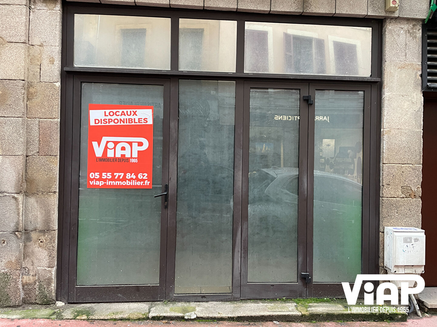 Photo Place d'Aine - Halles - A. Dubouché - Local commercial 40 m2 image 5/5