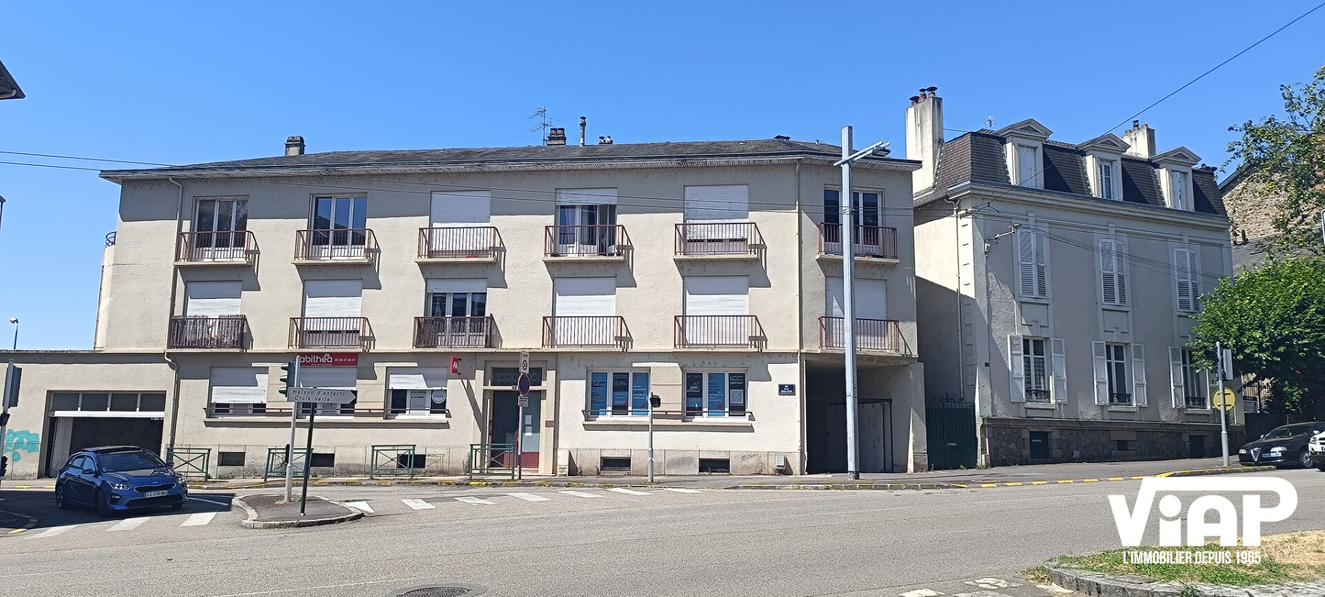 Photo Trois pièces à 200 mètres de la mairie image 1/6