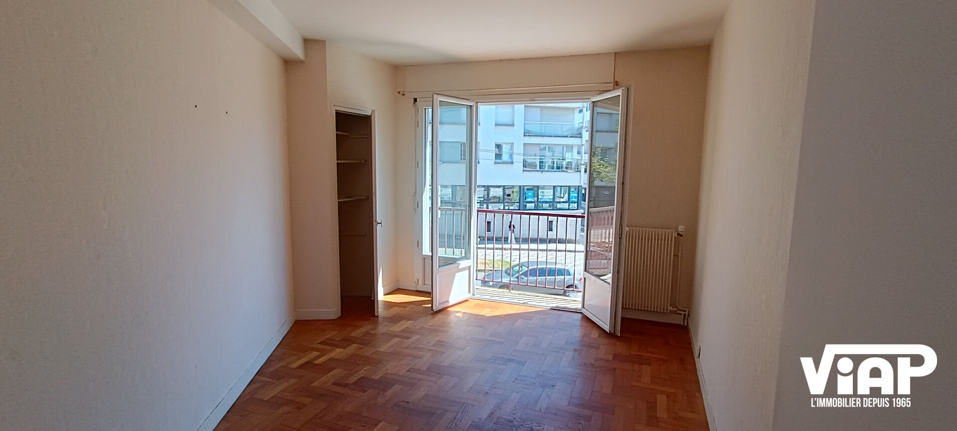 Photo Trois pièces à 200 mètres de la mairie image 2/6