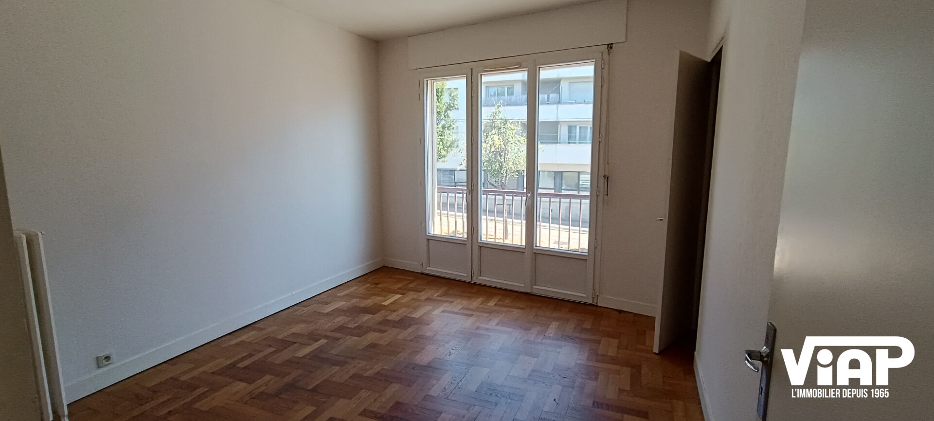 Photo Trois pièces à 200 mètres de la mairie image 3/6