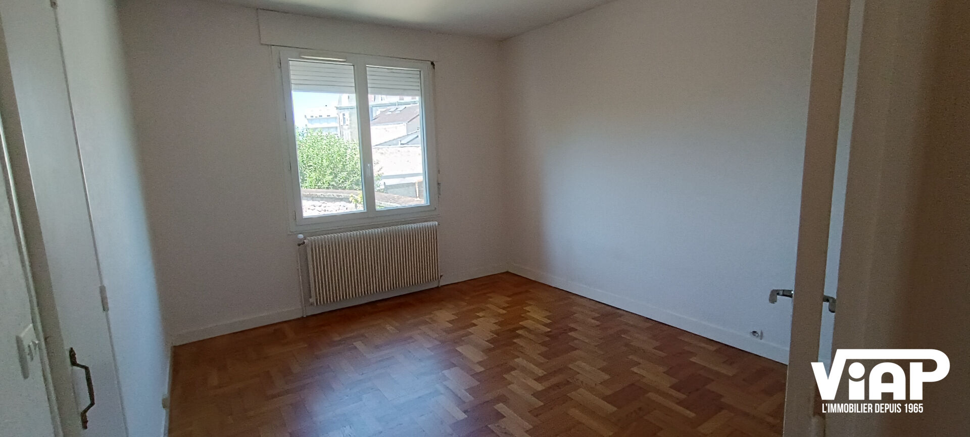 Photo Trois pièces à 200 mètres de la mairie image 4/6