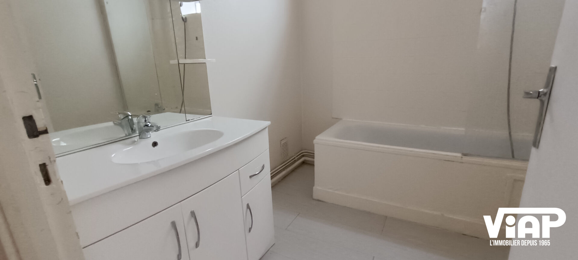 Photo Trois pièces à 200 mètres de la mairie image 6/6