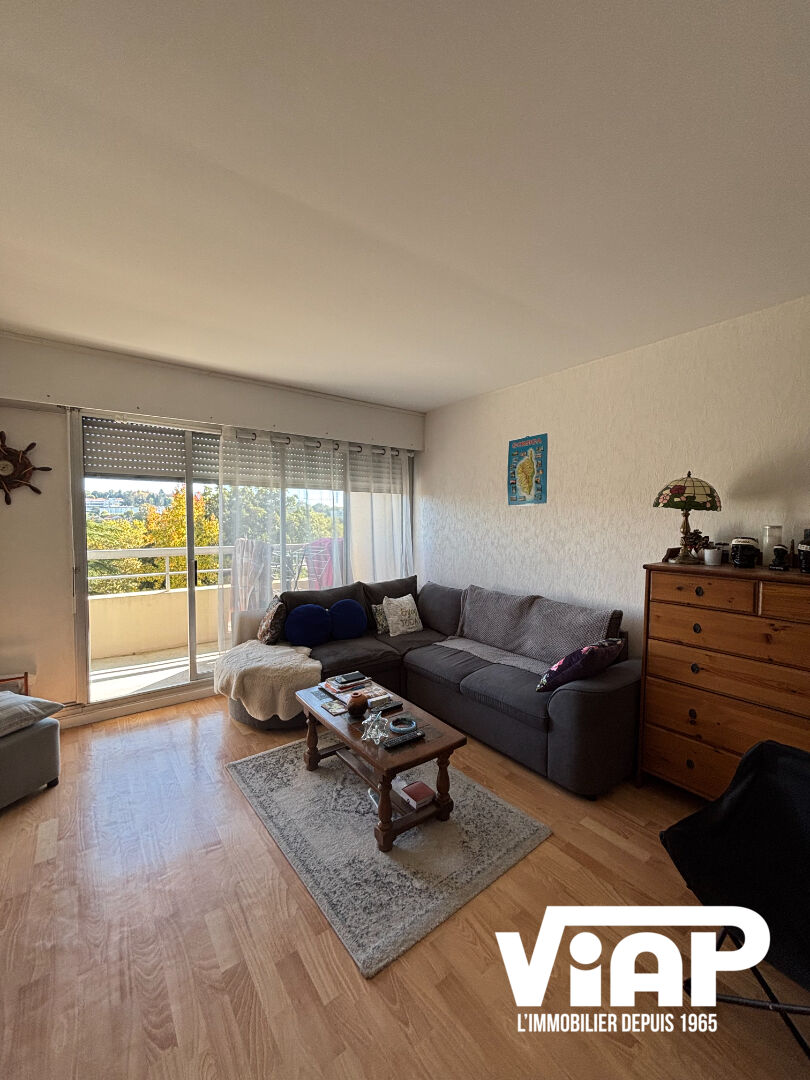 SPACIEUX T2 de 49m2 A PROXIMITE DE LA MAIRIE