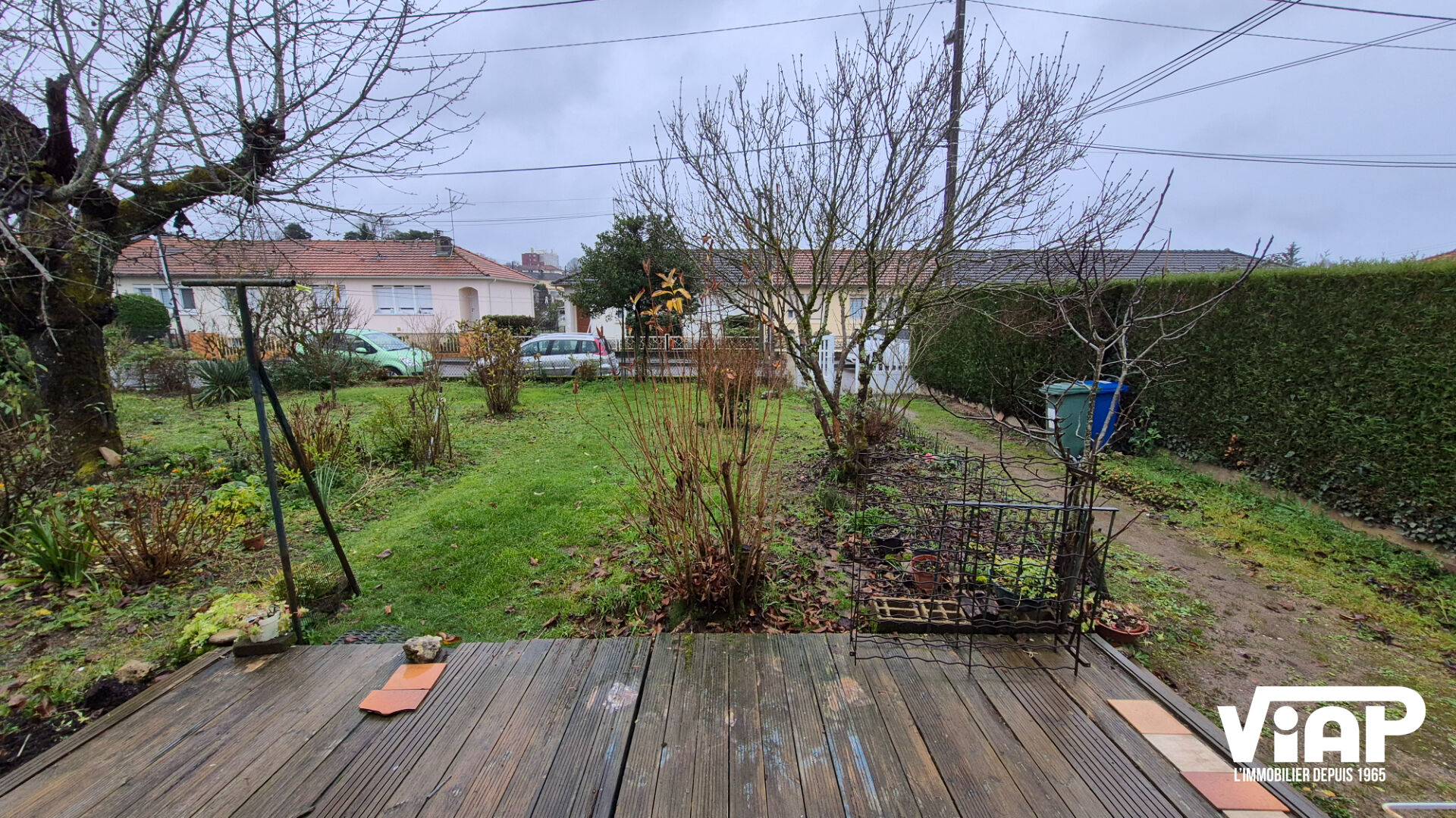 Photo Vigenal, maison mitoyenne d'un coté avec garage image 4/6